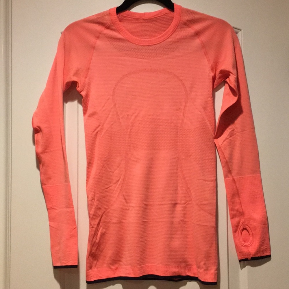Lululemon size 4 Swiftly Tech Long Sleeve Crew